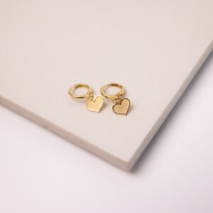 Add a touch of love to your everyday look with these Hoops Earrings with Hearts Gold Filled 18K.