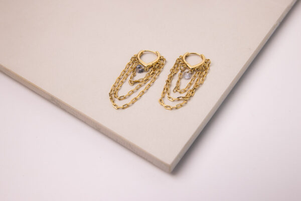 Make a statement with these Little Hoops with Micro Zirconia and Link Ropes Gold-Filled 18K Earrings.