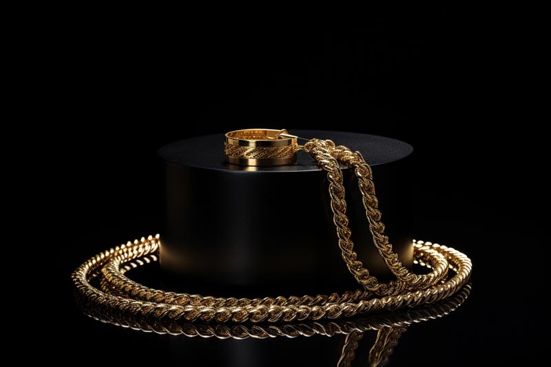 The Art of Personal Expression: Customizing Your Men’s Gold Necklace